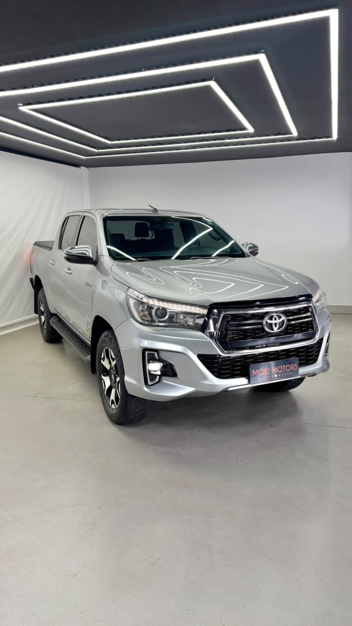 Toyota Hilux SRX 2018/2019 2019 seminovo à venda em Goiânia